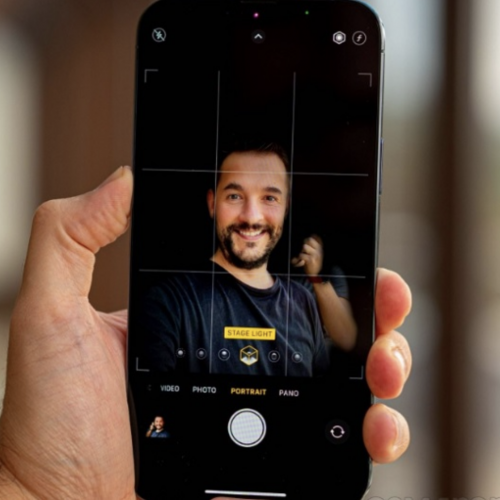 Không ưng vì chụp ảnh camera trước trên iPhone cứ bị đảo ngược, hướng dẫn này giúp bạn bỏ ngay tính năng này