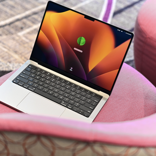 Trải nghiệm MacBook Pro 2023: Vỏ cũ, chip mới